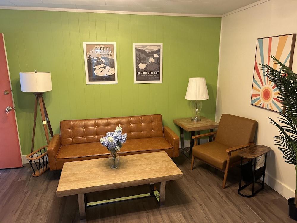 The Sunset Motel photo 3