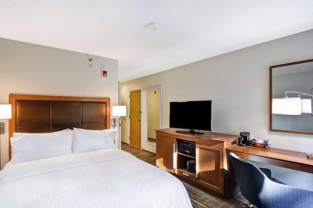 Hampton Inn Memphis-Poplar photo 14