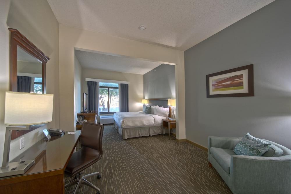 Wingate by Wyndham - Round Rock photo 1