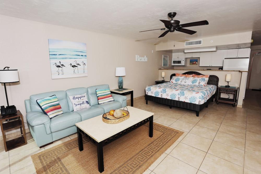 Casa Playa Beach Resort photo 21