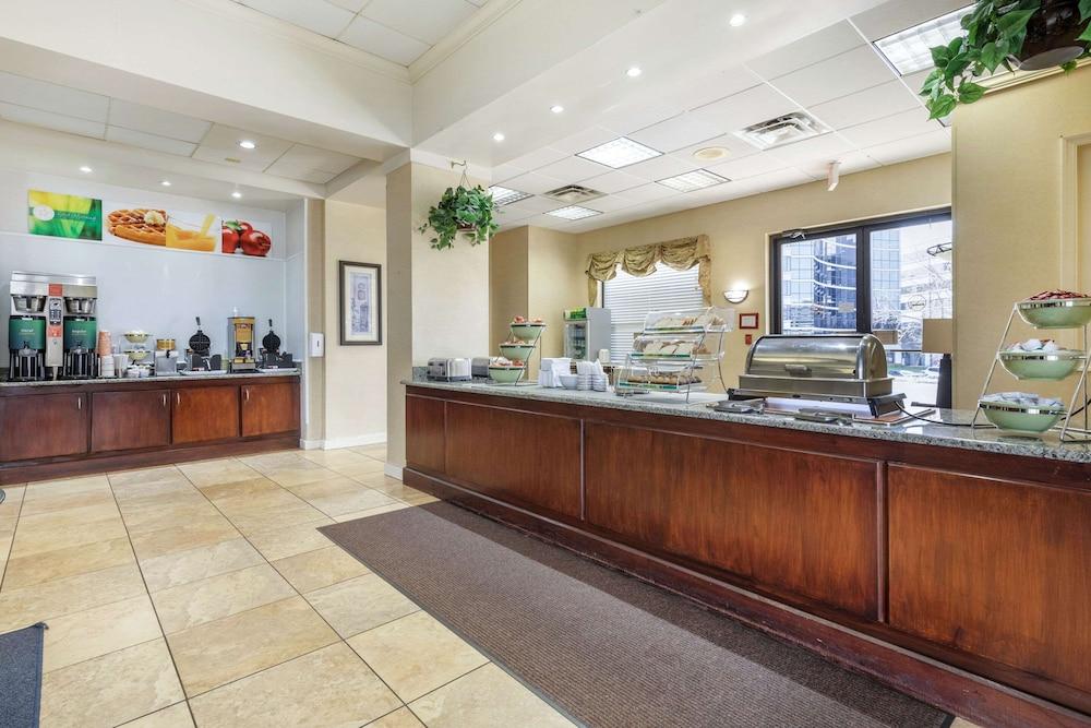 Suburban Studios Tysons Corner photo 25
