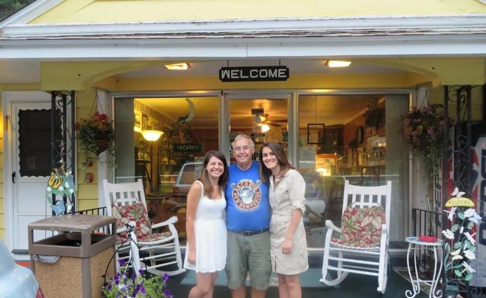 Lake Winnipesaukee Motel photo 61