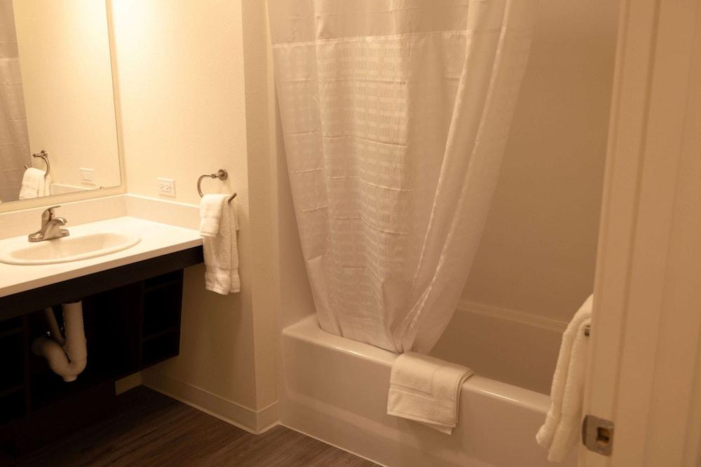 Hawthorn Extended Stay by Wyndham Jackson Alpine photo 9