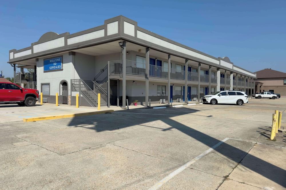 Days Inn by Wyndham Gonzales photo 23
