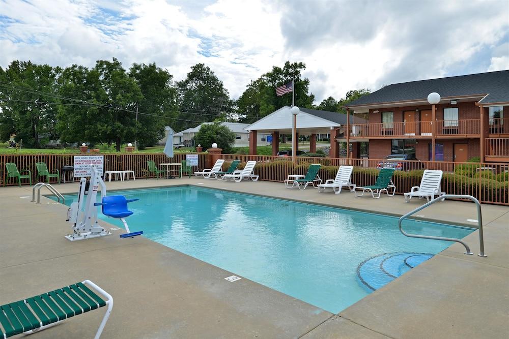 Americas Best Value Inn & Suites Sheridan photo 18