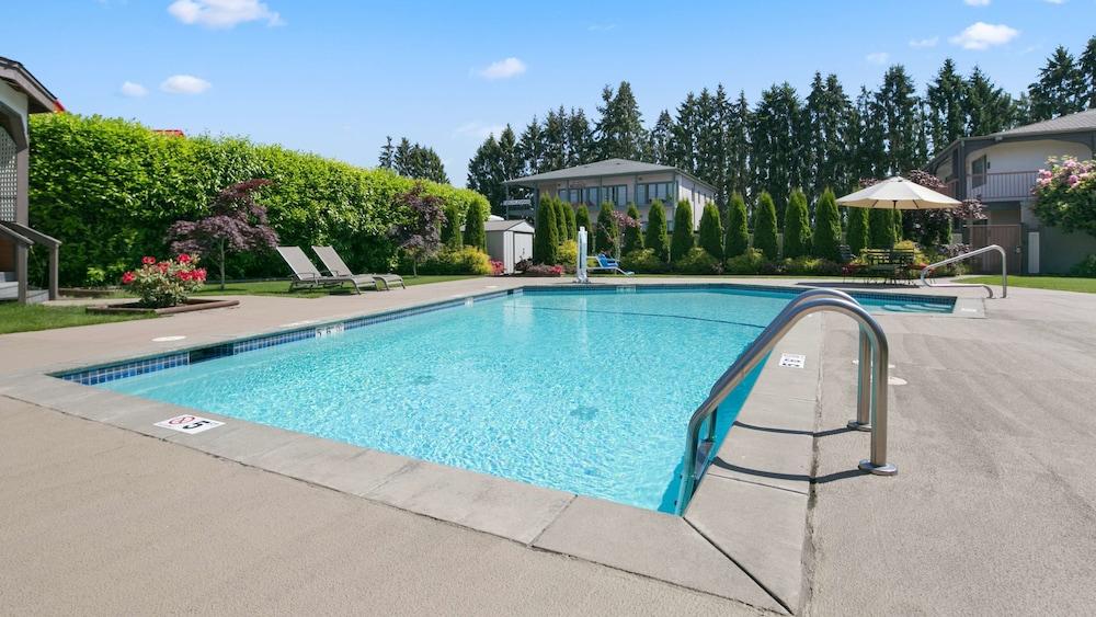 Clarion Pointe Mount Vernon - Burlington photo 17