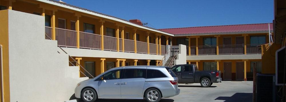 Budget Inn photo 14