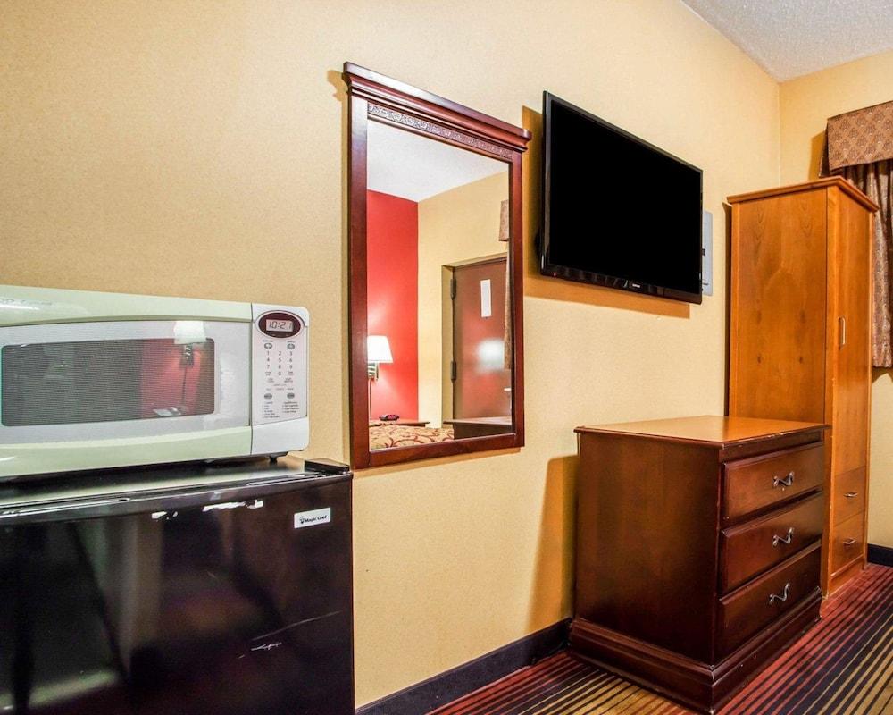 Rodeway Inn Jersey City North photo 9