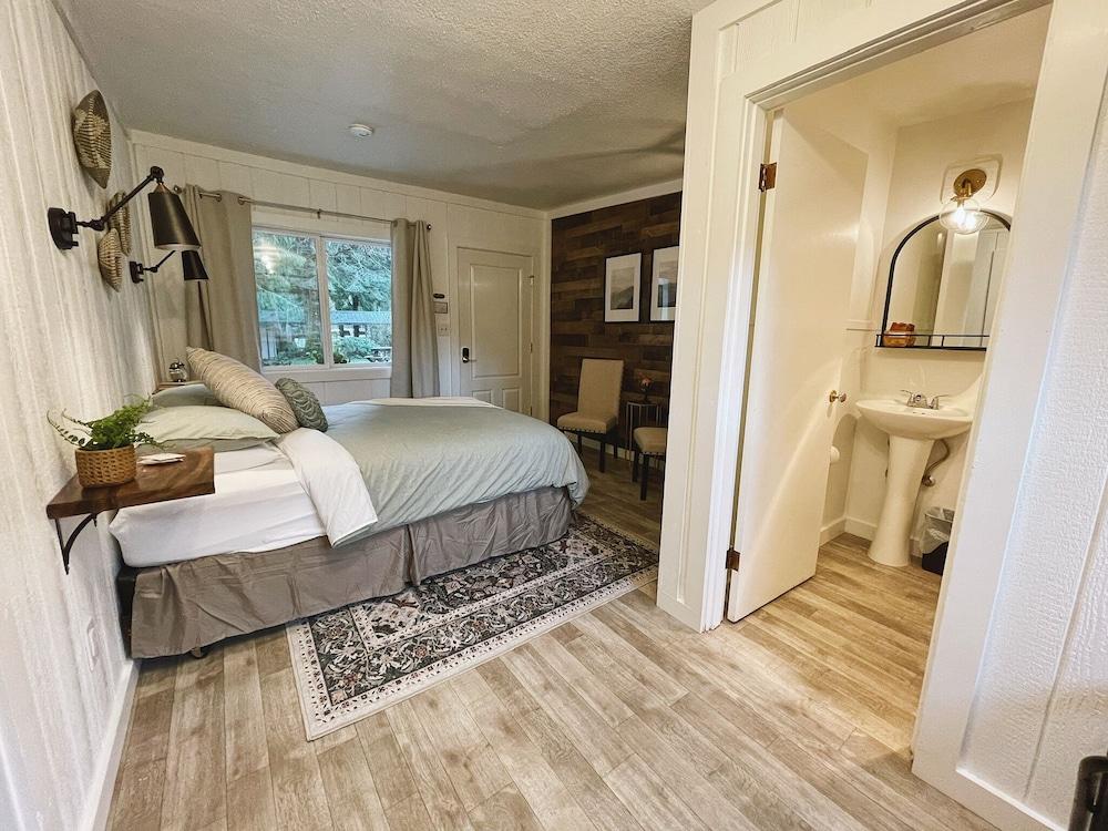 Emerald Valley Inn photo 24