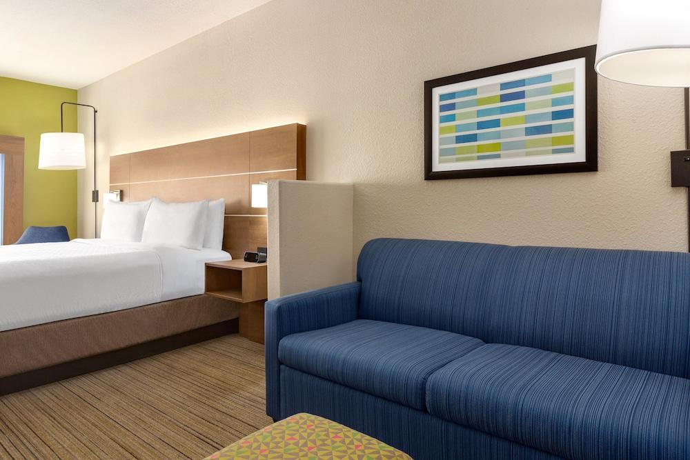 Holiday Inn Express Hotel & Suites Mission-McAllen Area by IHG photo 7