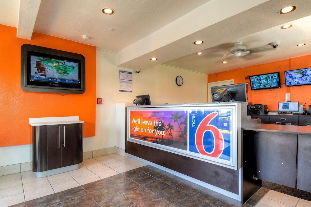 Motel 6 El Cajon, CA - San Diego photo 2