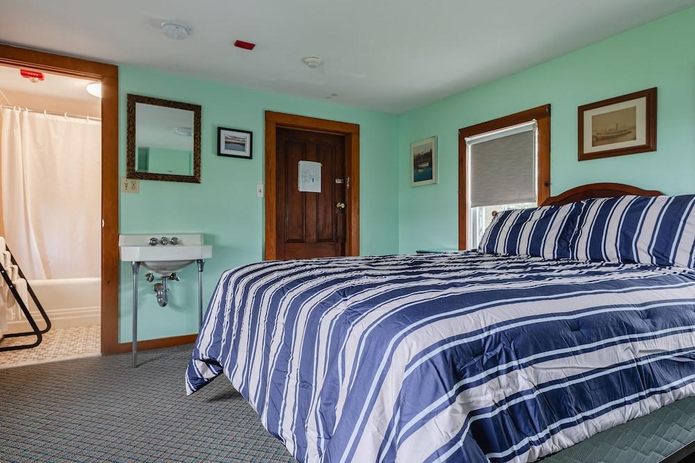 Narragansett Inn photo 26