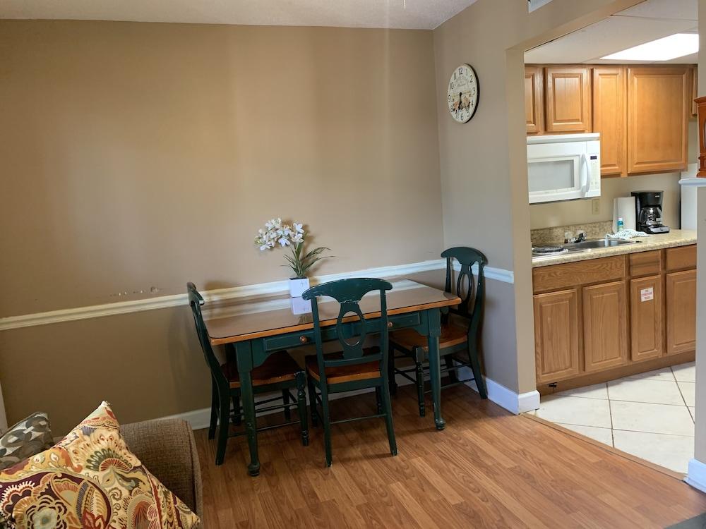 Oak Square Rentals photo 59