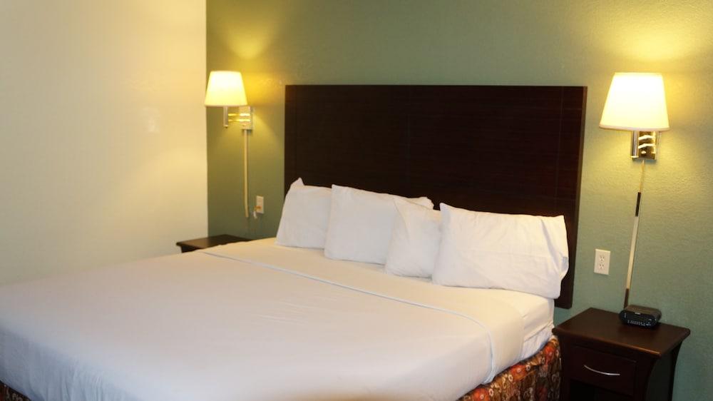 Regency Inn photo 9