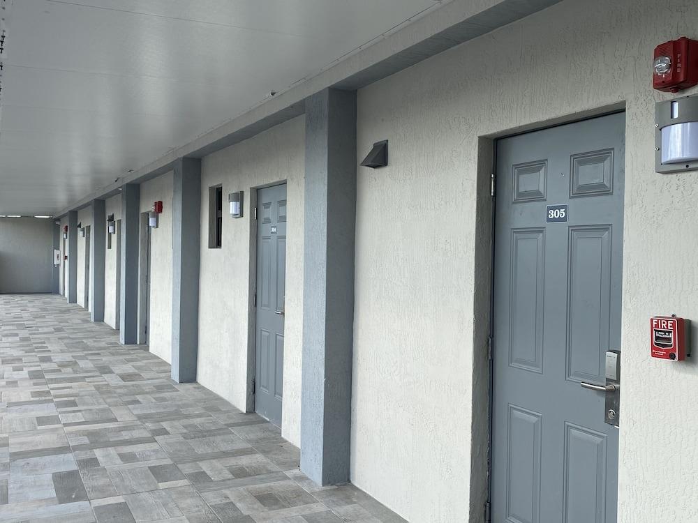 Hialeah Airport Motel photo 10