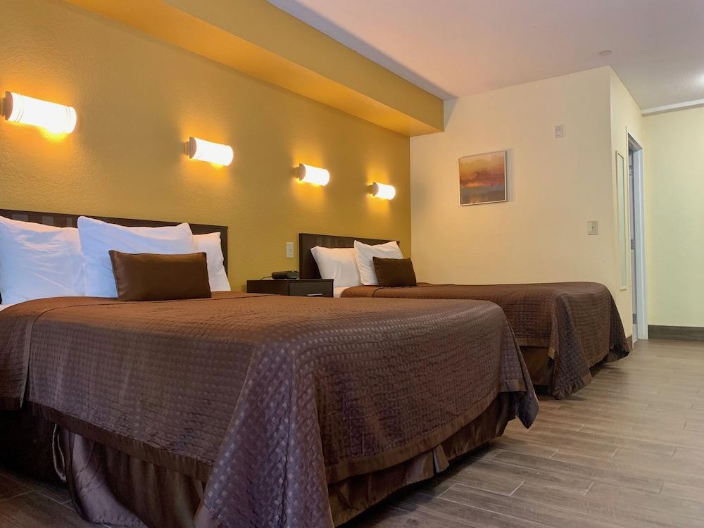 Executive Inn And Suites photo 26