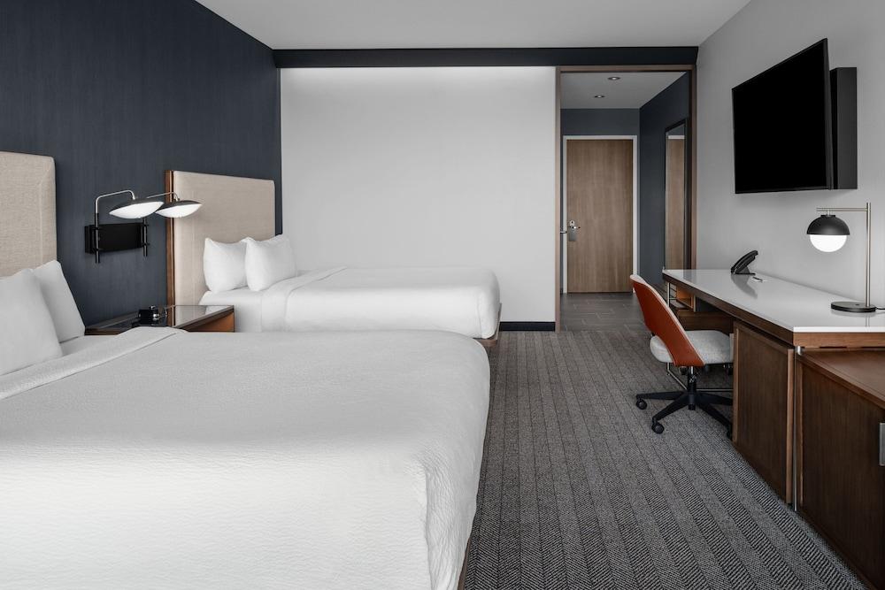Courtyard by Marriott Myrtle Beach Oceanfront photo 9