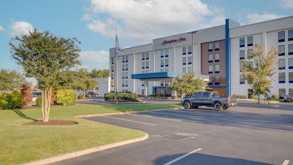 Hampton Inn Salisbury photo 28