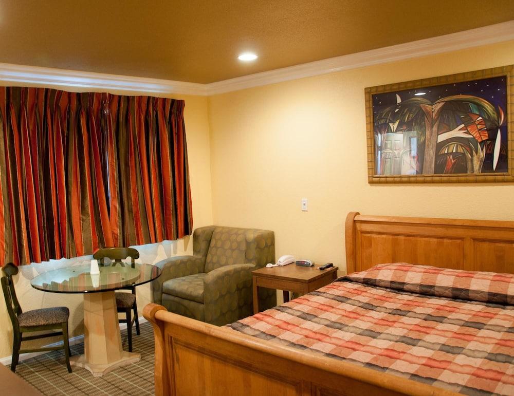 Bayshore Inn Motel photo 22
