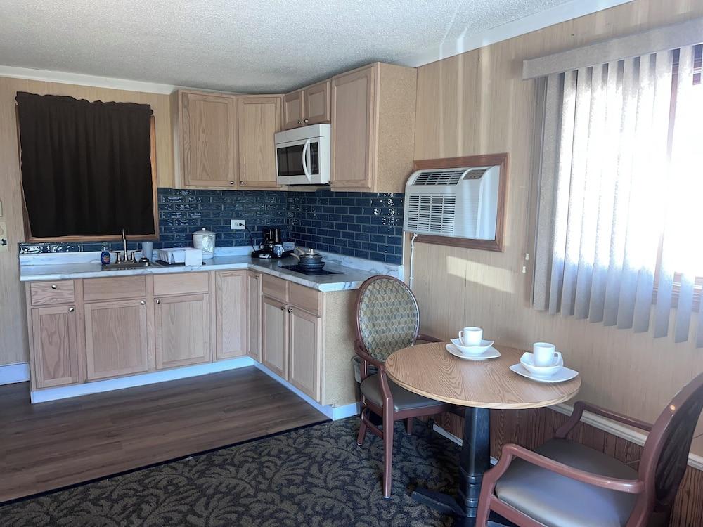 Hampton Motel photo 8