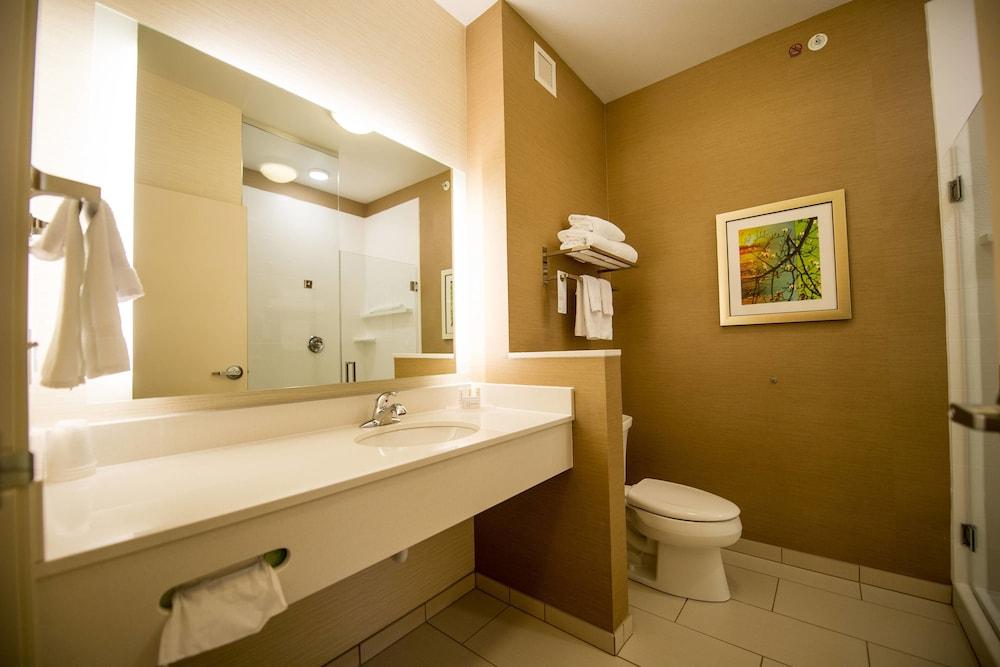 Fairfield Inn & Suites Cambridge photo 47