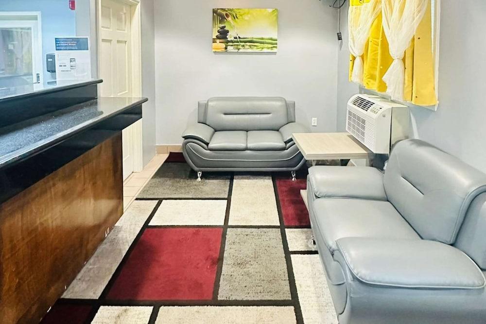 Suburban Studios Abercorn photo 2