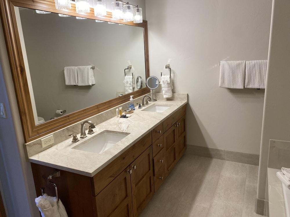 WestWall Lodge photo 99