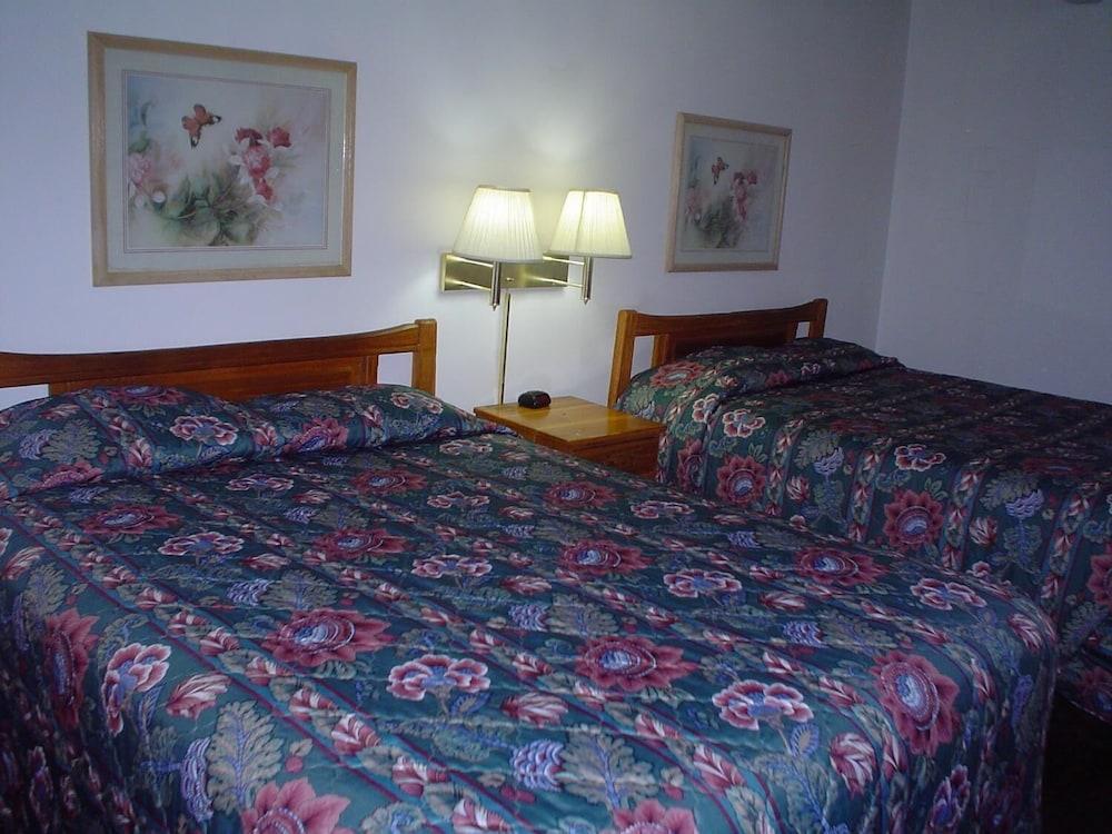 Avenue Motel photo 2