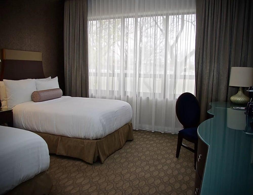 La Banque Hotel photo 34