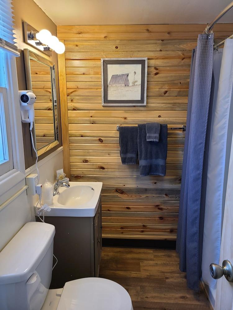 Lamplighter Cabins & Suites photo 67