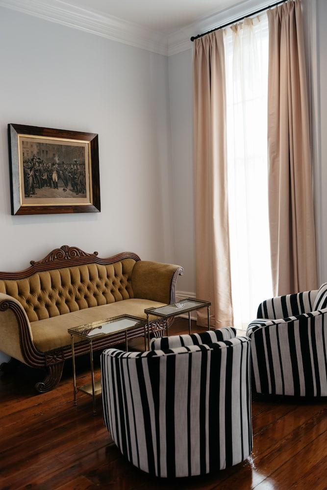 Henry Howard Hotel photo 2