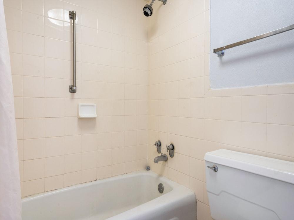 121 Motel Henderson photo 15