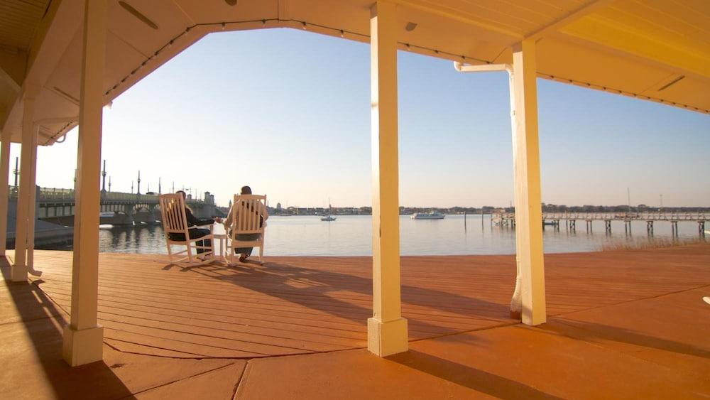 Edgewater Inn photo 38