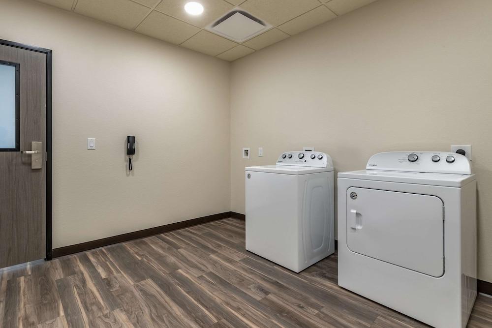 Sleep Inn & Suites Milwaukee/Franklin photo 17