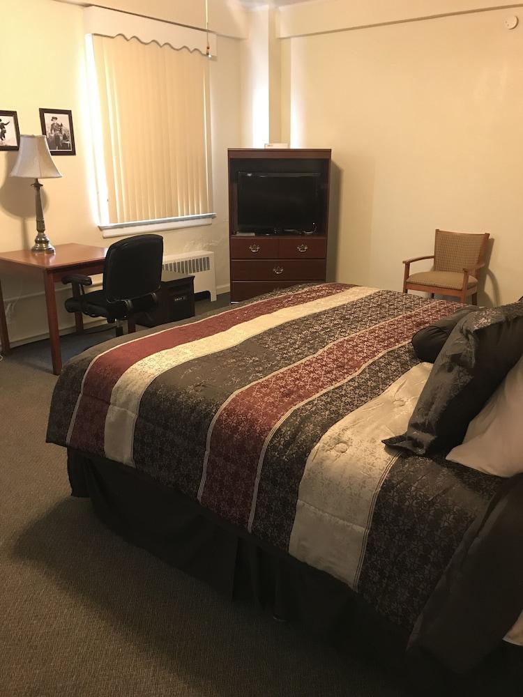 The Mountaineer Hotel photo 6