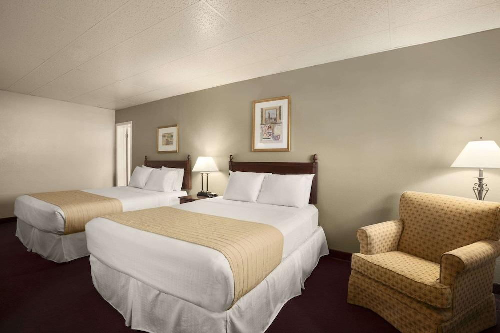 Days Inn by Wyndham Montrose photo 13