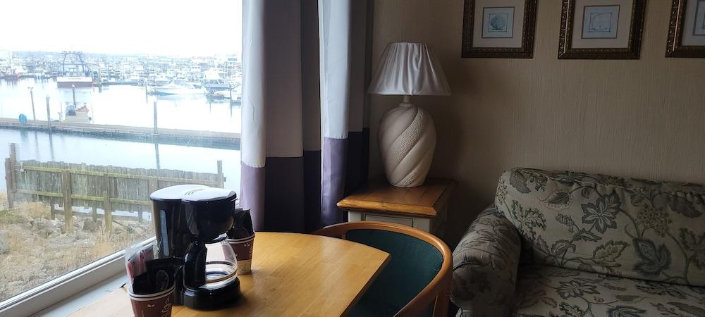 Islander Westport photo 80