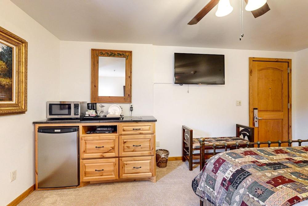 Lion Square Lodge photo 35