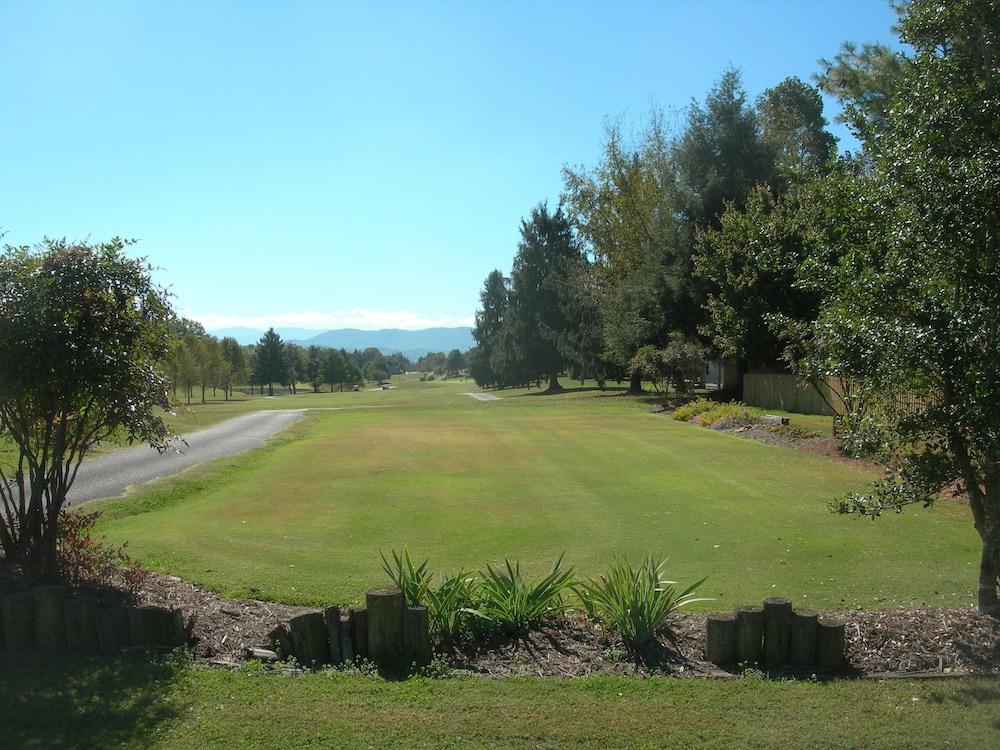 Baneberry Golf and Resort photo 4