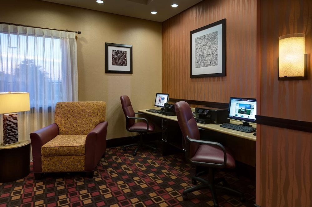 Hampton Inn Chambersburg photo 20