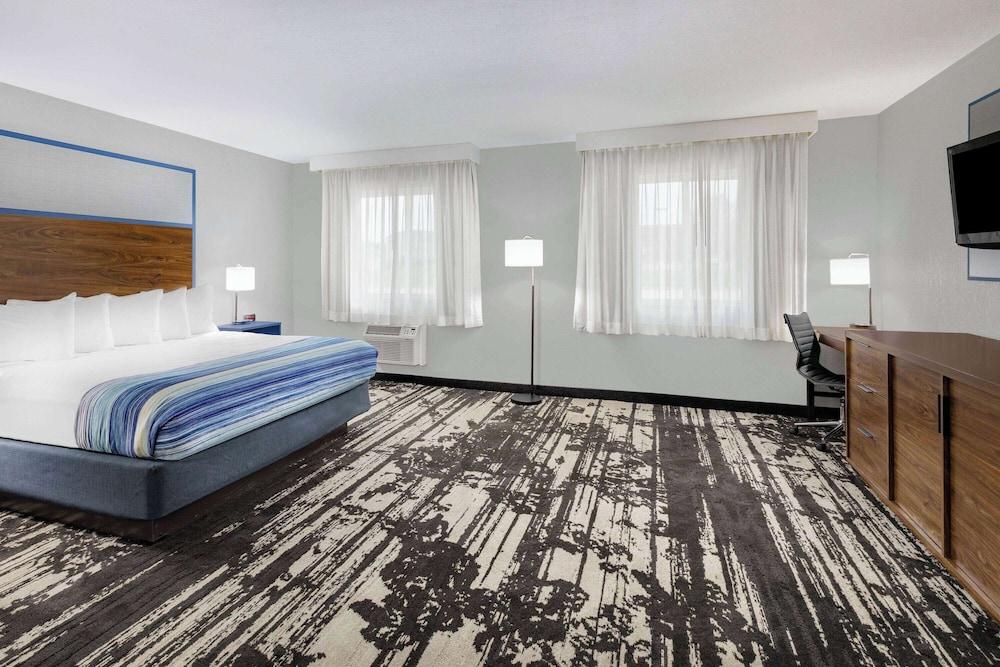 AmericInn by Wyndham Pella photo 5