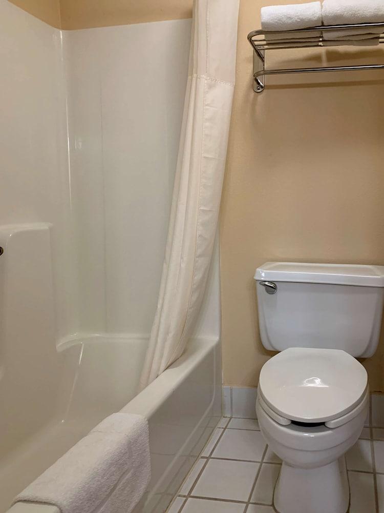 Quality Inn Ottawa near Starved Rock State Park photo 38