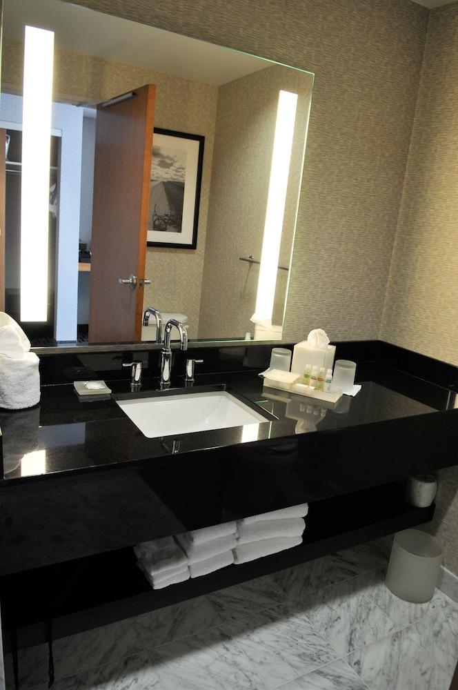 The Hotel at Kirkwood Center photo 17