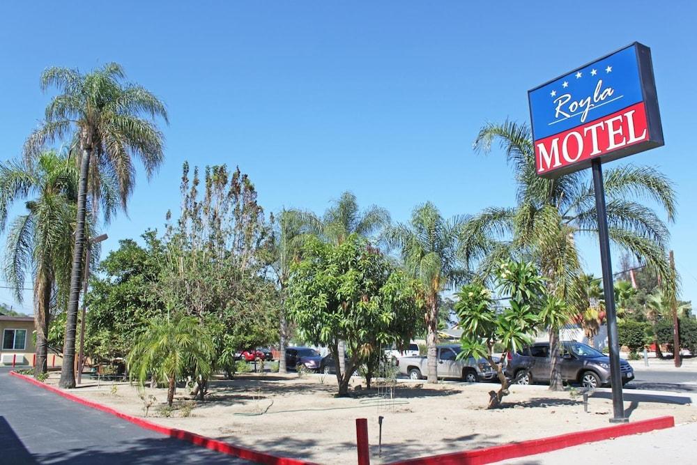 Royla Motel photo 24