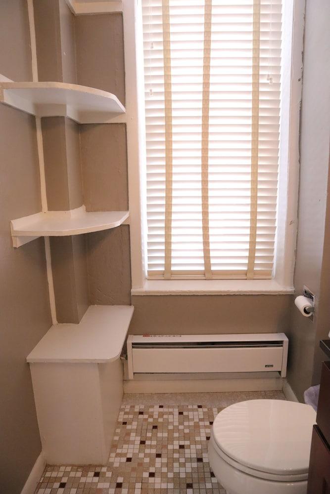 Midtown Suites photo 43