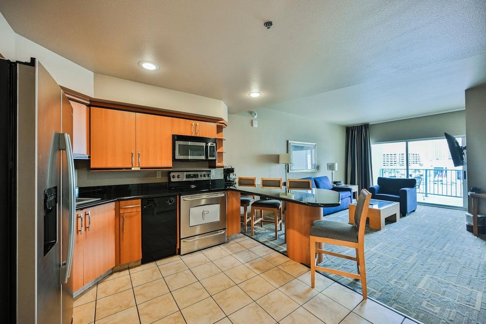 StripViewSuites at Platinum photo 16