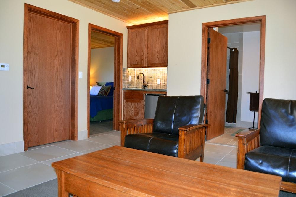 Montecito Sequoia Lodge photo 8