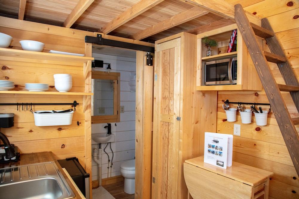 Trail and Hitch Tiny Home Hotel and RV photo 44