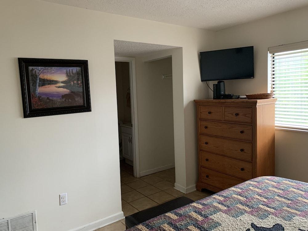 Laurel Inn Condominium photo 24