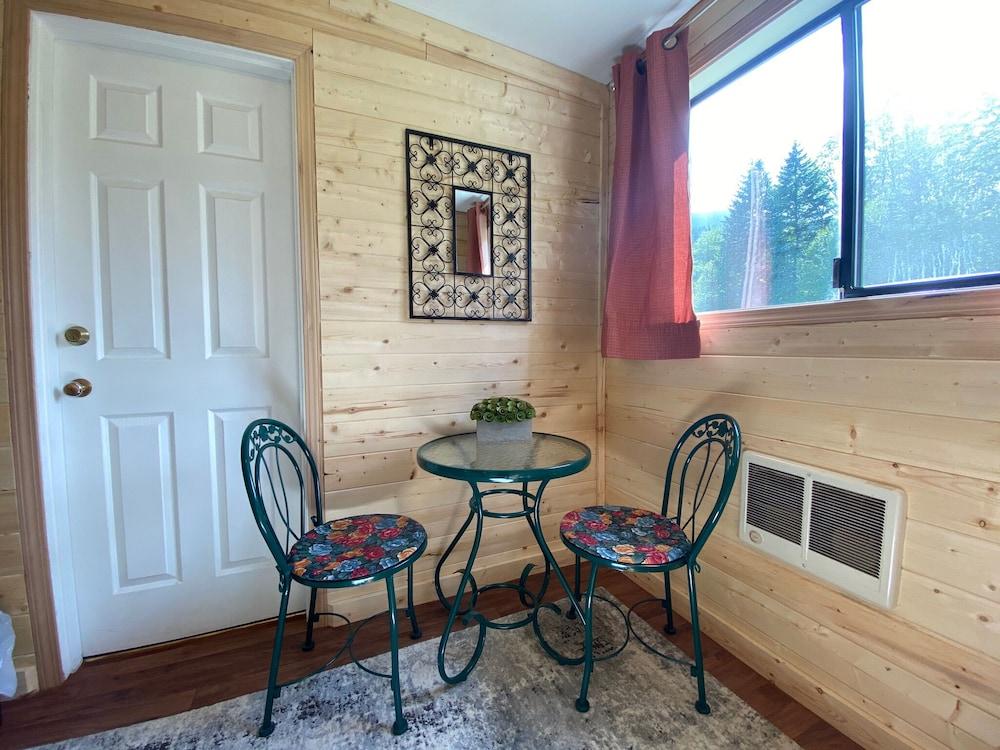 Emerald Valley Inn photo 49